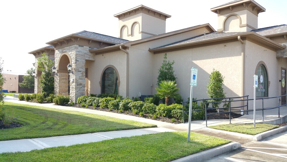 Primary Photo Of 256 Ed English Dr, Shenandoah Medical For Sale