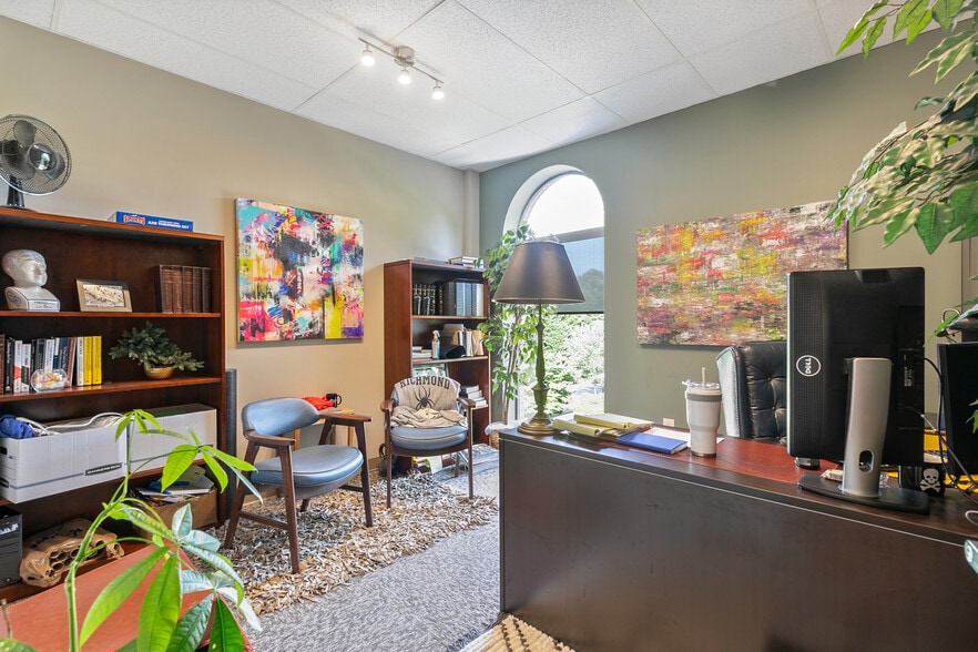 More Photos Of 1506 Staples Mill Rd, Richmond Office For Sale