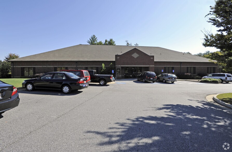 Primary Photo Of 1498 Jesse Jewell Pky SE, Gainesville Medical For Lease