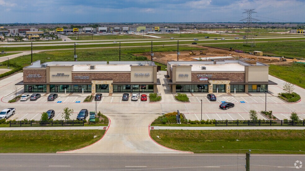 More Photos Of 11131 Harlem Rd, Richmond Freestanding For Lease