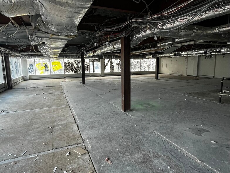 More Photos Of 110-114 Delancey St, New York Office For Sale