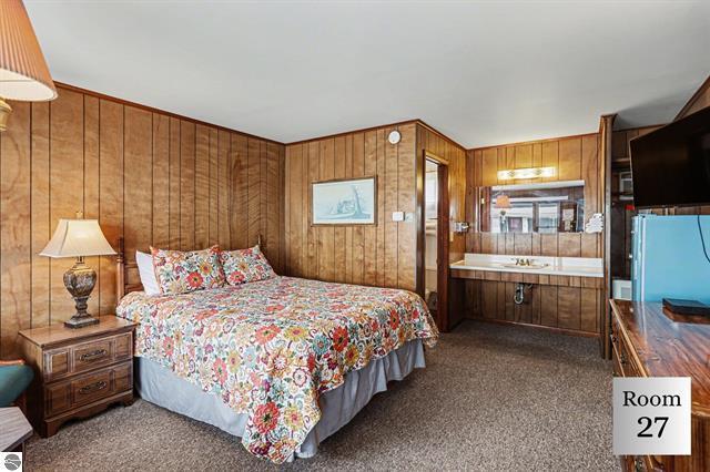 More Photos Of 1100 E Bay St, East Tawas Hotel For Sale