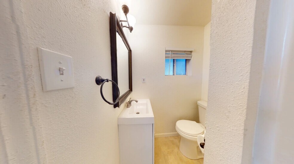 More Photos Of 2715 Twin View Blvd, Shasta Lake Multifamily For Sale