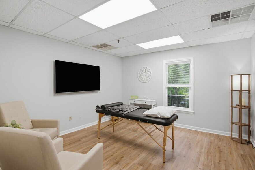 More Photos Of 3 Baldwin Green Cmn, Woburn Office For Sale