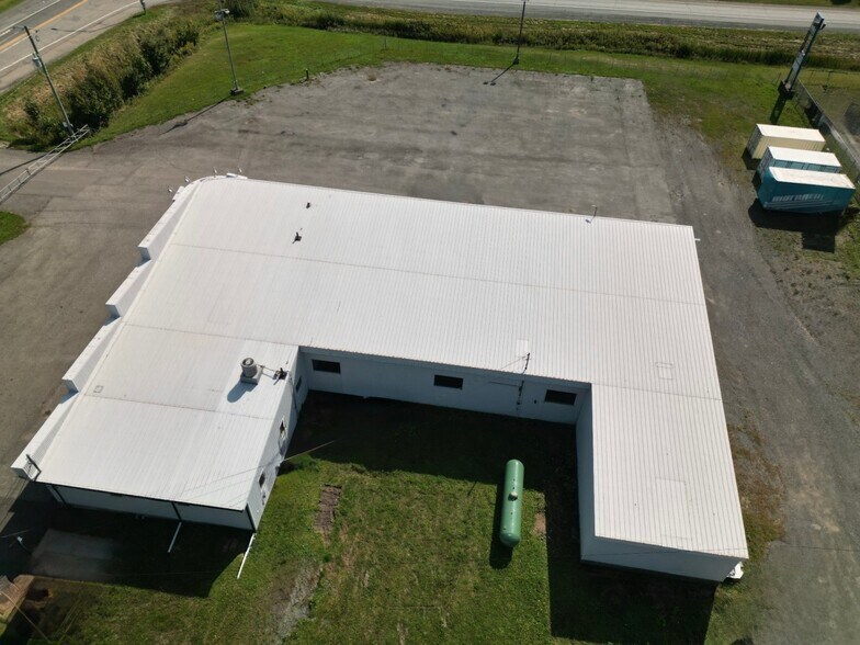 More Photos Of 180 Rue De L'anse S, Beaumont Light Distribution For Sale