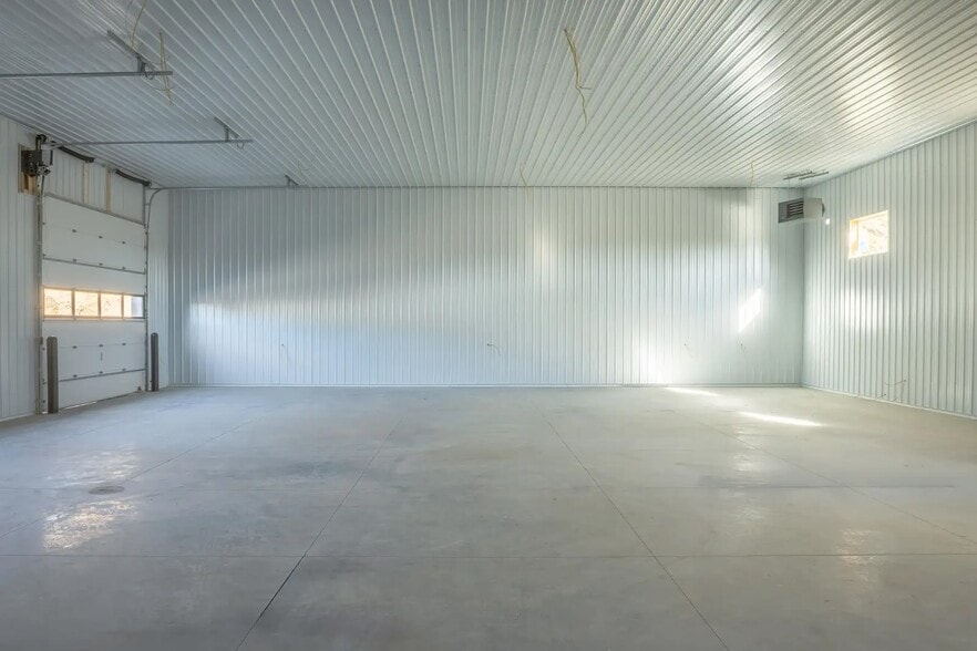 More Photos Of 1709 Dewent St, Jenison Light Manufacturing For Lease