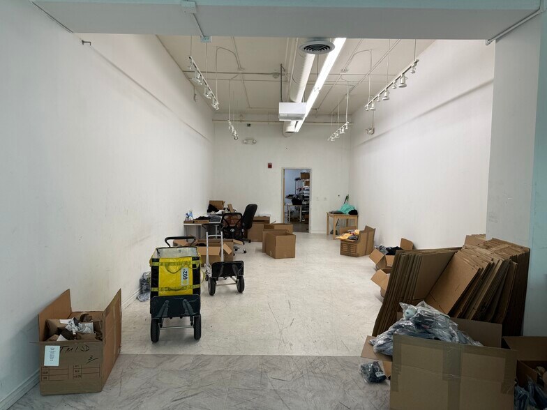 More Photos Of 1458 S San Pedro St, Los Angeles Freestanding For Sale