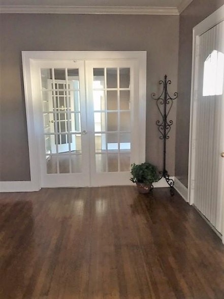 More Photos Of 208 N Gloster St, Tupelo Office For Sale