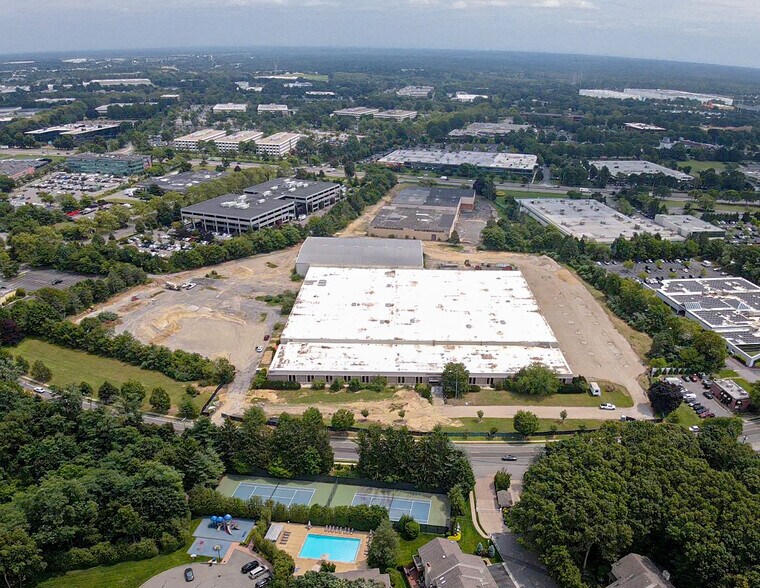 More Photos Of 1770 Walt Whitman Rd, Melville Distribution For Lease