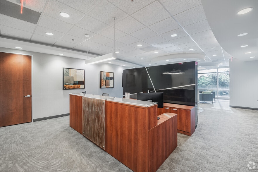 More Photos Of 4000 Faber Place Dr, North Charleston Coworking Space