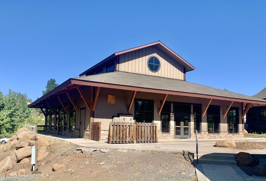 More Photos Of 5416 Running Y Rd, Klamath Falls Freestanding For Sale