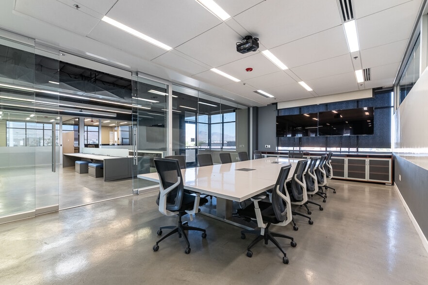 More Photos Of 6010 S Durango Dr, Las Vegas Loft Creative Space For Lease