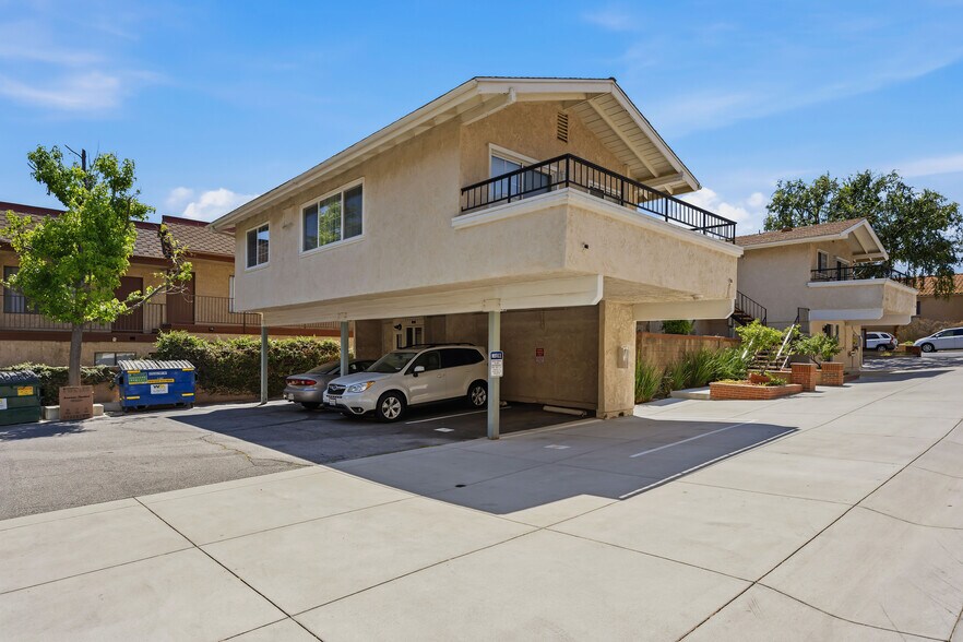 More Photos Of 5302-5304 Colodny Dr, Agoura Hills Apartments For Sale
