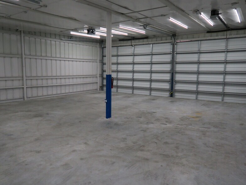 More Photos Of 5715 Star Ln, Houston Warehouse For Lease