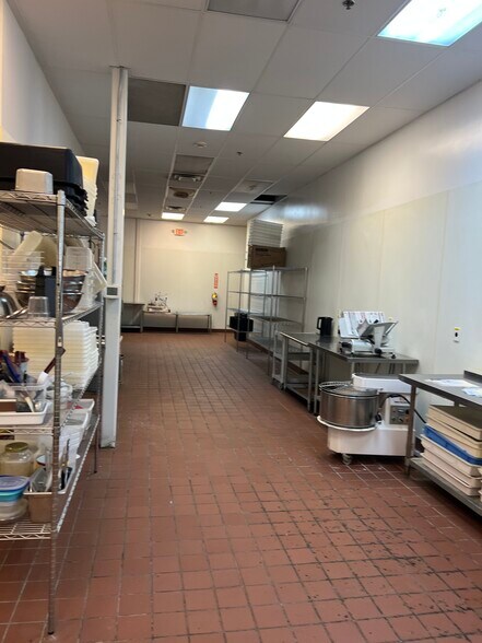 More Photos Of 221 Huttleston Ave, Fairhaven Unknown For Lease