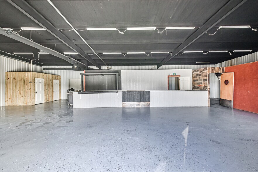 More Photos Of 3762 Highway 19, Riverside General Retail For Sale