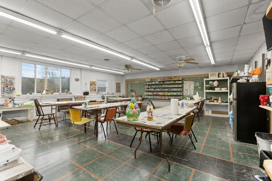 More Photos Of 1160 Chestnut St, Kulpmont Freestanding For Sale