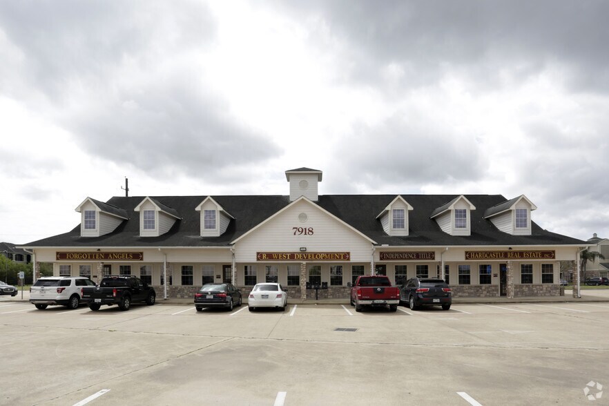 More Photos Of 7918 Broadway St, Pearland Unknown For Lease