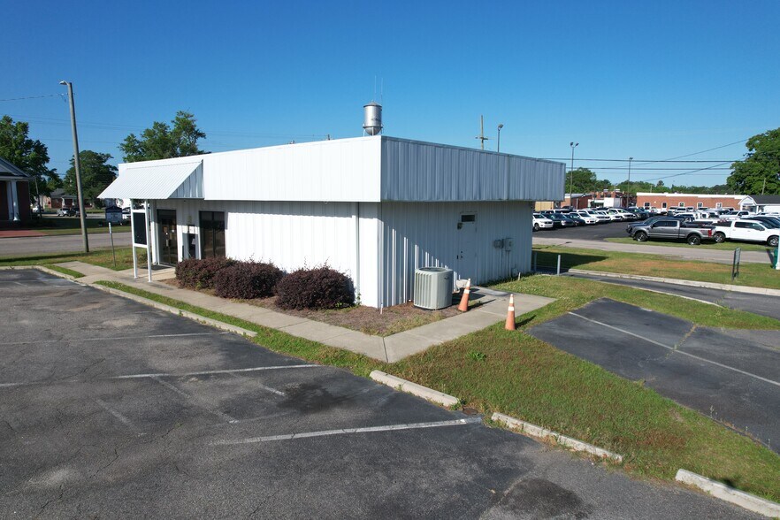 More Photos Of 202 Broad st, Hemingway Office For Sale