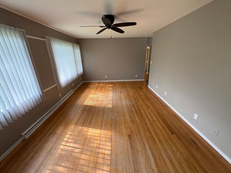 More Photos Of 3712 NW 51st St, Lincoln Apartments For Sale