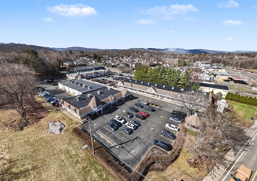 More Photos Of 24-26 Liberty Square Mall, Stony Point Office For Sale