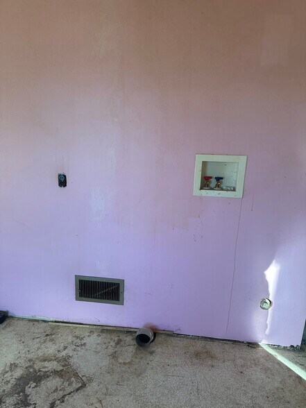 More Photos Of 239 Grand Ave, Waterloo Specialty For Sale