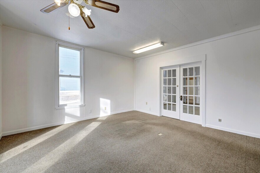 More Photos Of 714 W Kirkwood Ave, Bloomington Office Residential For Sale