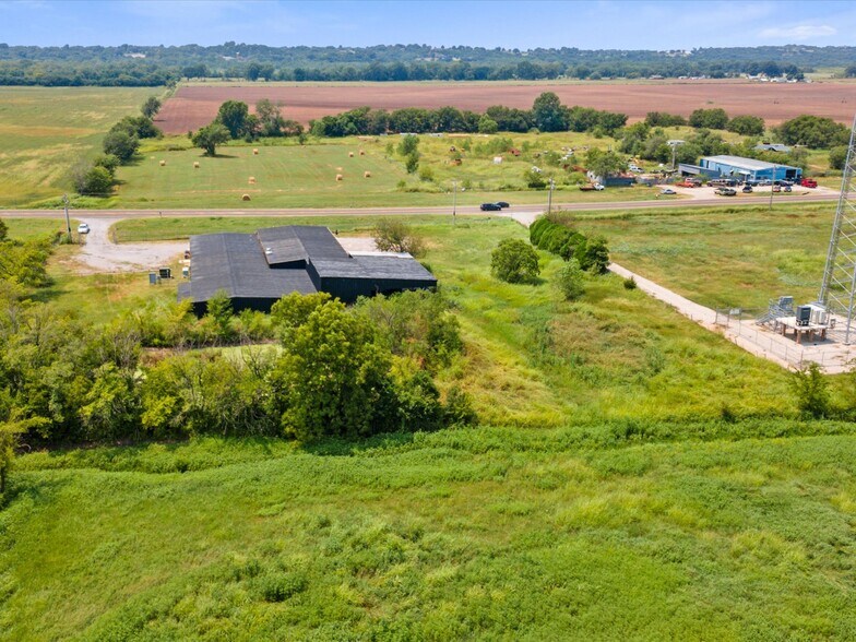 More Photos Of 700 N Main St, Lexington Industrial For Sale