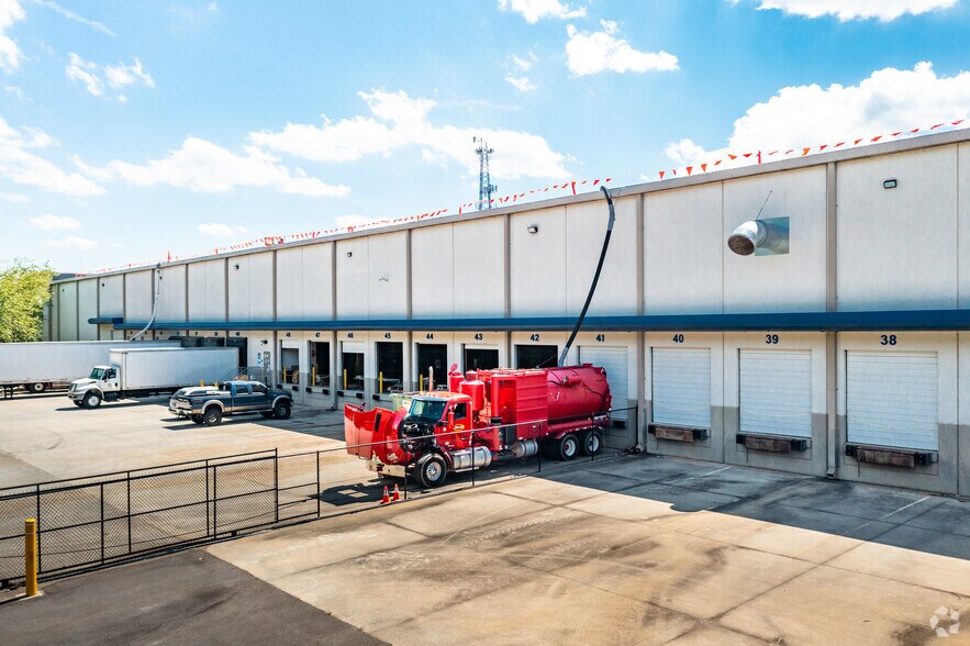 More Photos Of 4500 SouthPark Blvd, Ellenwood Warehouse For Lease