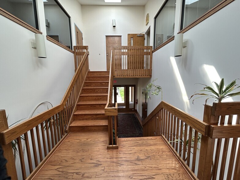 More Photos Of 831 Dekalb Pike, Blue Bell Medical For Sale