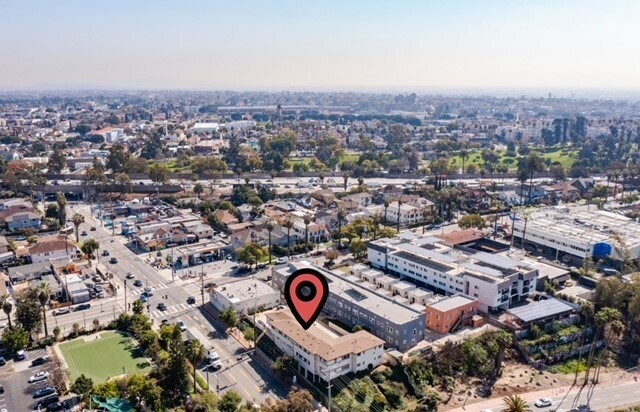 More Photos Of 405 S Boyle Ave, Los Angeles Apartments For Sale