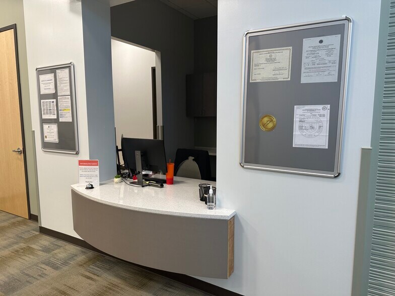 More Photos Of 77 S Dobson Rd, Chandler Office For Sale