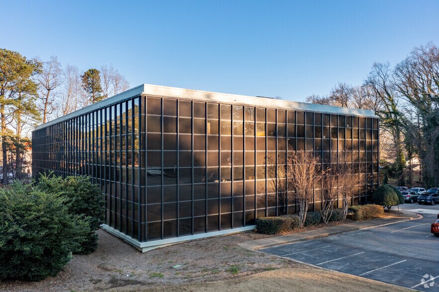 More Photos Of 1835 Savoy Dr, Atlanta Medical For Lease