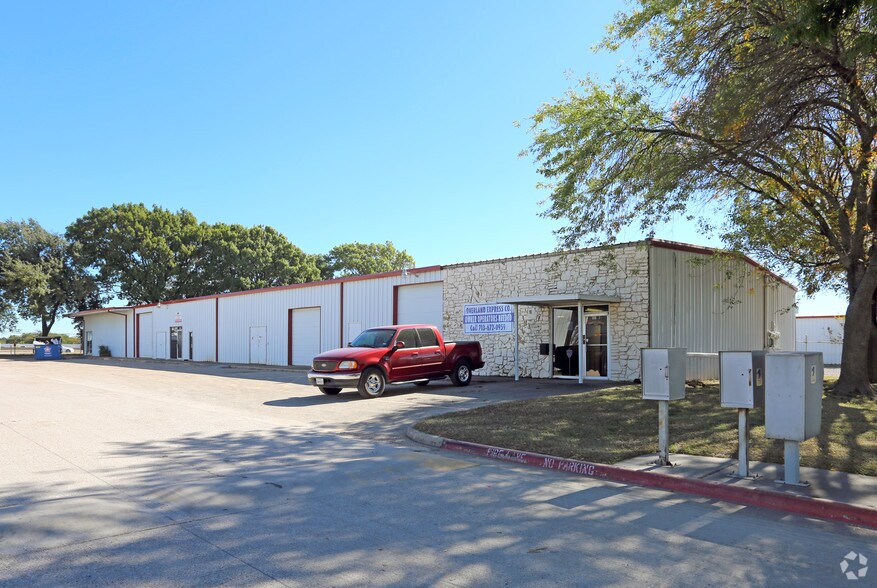 More Photos Of 1013 S IH 45, Hutchins Unknown For Lease