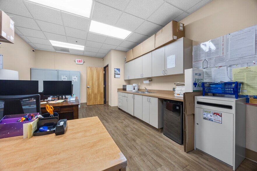 More Photos Of 9187 W Flamingo Rd, Las Vegas Medical For Sale