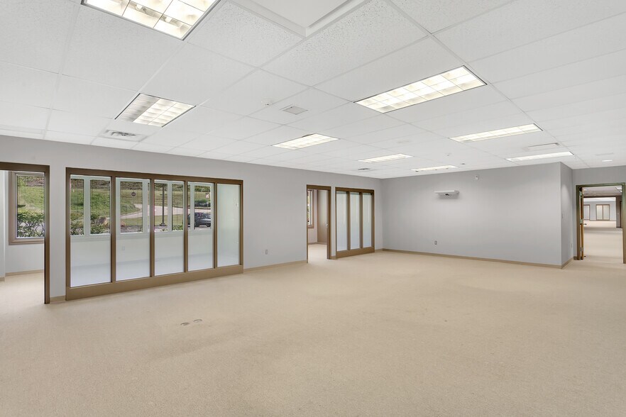 More Photos Of 4200 Triangle Ln, Murrysville Office For Lease