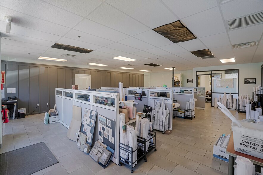 More Photos Of 3207 Lakeside Vlg, Prescott Office For Sale