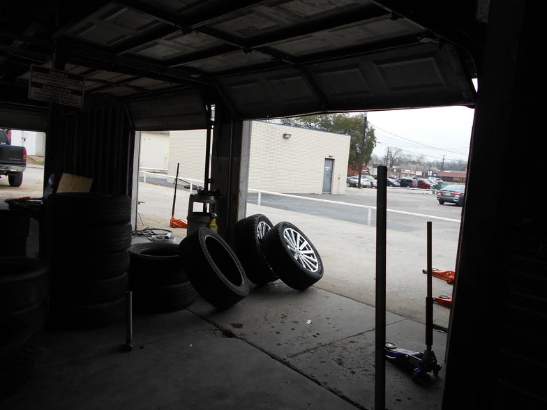 More Photos Of 315 N Locust St, Denton Restaurant For Sale