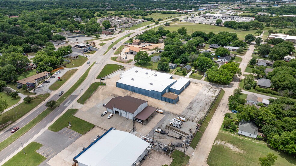 More Photos Of 1511 W Broadway St, Ardmore Auto Dealership For Sale
