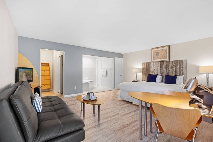 More Photos Of 1655 County Road 39, Southampton Hotel For Sale