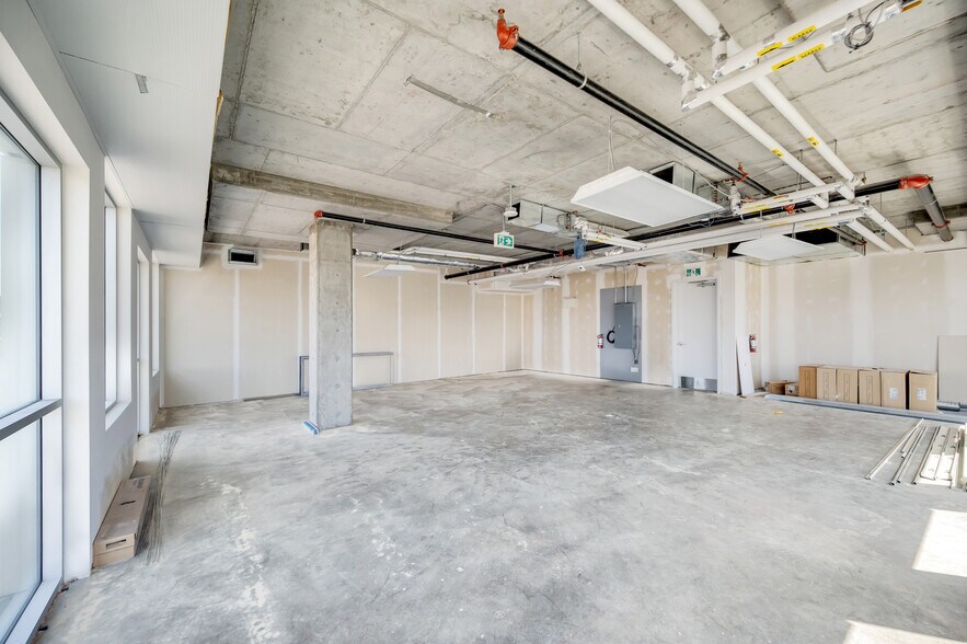 More Photos Of 7171 80th Ave NE, Calgary Office For Lease