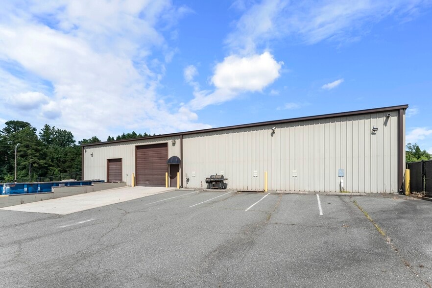 More Photos Of 152 S Iredell Industrial Park Rd, Mooresville Light Manufacturing For Lease