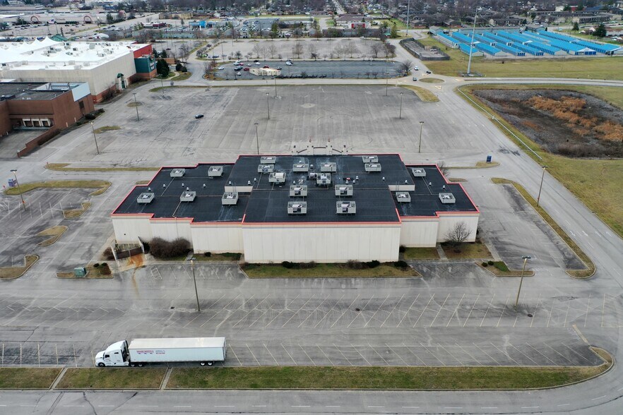 More Photos Of 951 B E Lewis And Clark Pky, Clarksville Movie Theatre For Sale