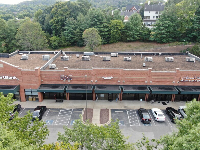 More Photos Of 9050 Carothers Pky, Franklin Storefront For Lease