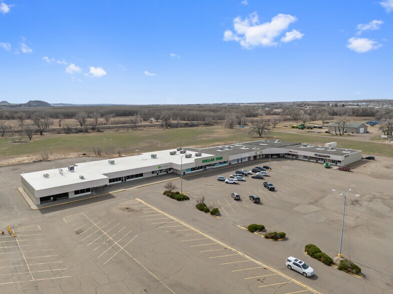 More Photos Of 1515 W Bell St, Glendive General Retail For Sale