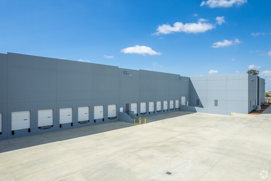 More Photos Of 4 Sterling, Irvine Unknown For Lease