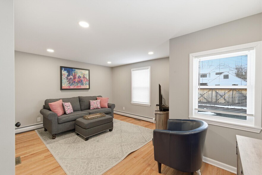 More Photos Of 149 Union Ave, Saratoga Springs Hospitality For Sale