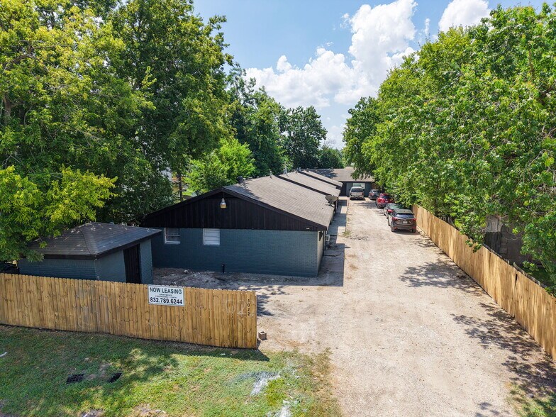 More Photos Of 5022 Mallow St, Houston Apartments For Sale