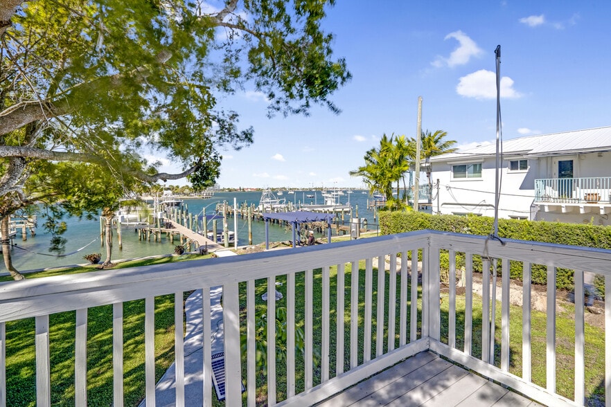 More Photos Of 2649 Lake Dr, Riviera Beach Apartments For Sale