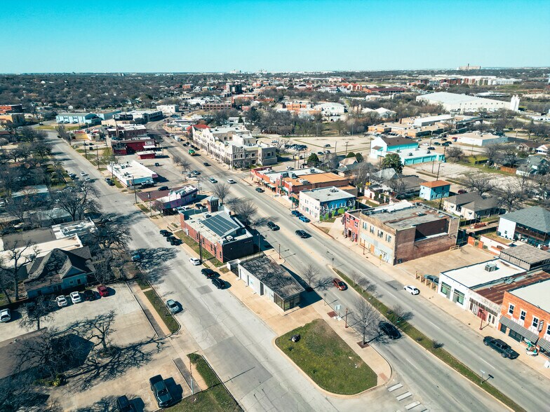 More Photos Of 1421 N Main St, Fort Worth Auto Repair For Sale
